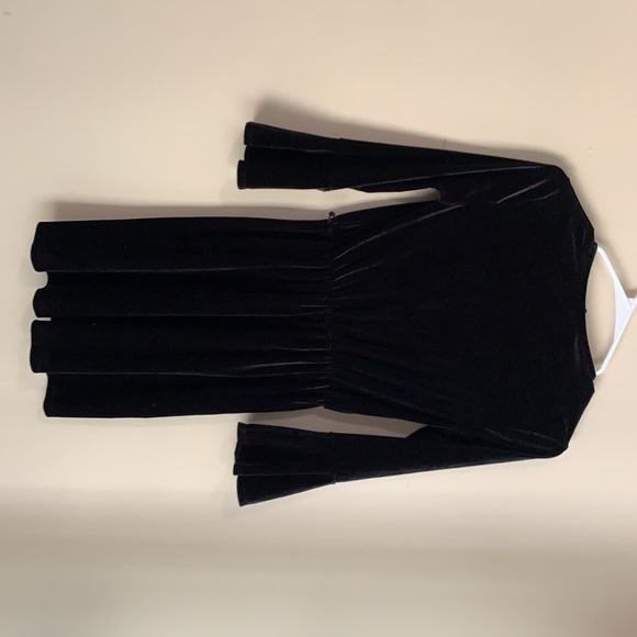 Fabulous velvet black dress (size 6) - Picture 2 of 4